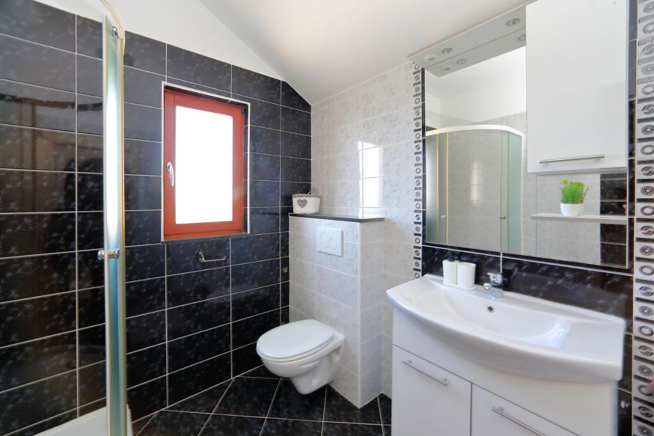 Ferienwohnung Bane Dvori Bibinje Exterior foto